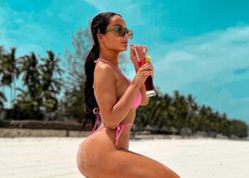 Tijana Milentijević mami uzdahe u minijaturnom kupaćem kostimu! (FOTO)