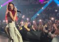 Prvi nastup nakon raskida sa Vojažom: Pevačica se oglasila nakon što je napunila klub do poslednjeg mesta (VIDEO)