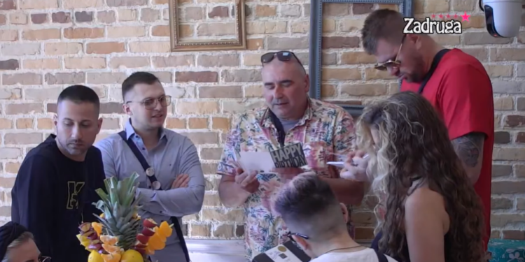 Miki Đuričić oduševljen rođendanskim poklonima supruge Angeline (VIDEO)