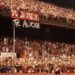 Totalno ludilo: Fudbaleri došli na trening pred derbi, a tamo ih dočekalo 30.000 navijača! (VIDEO)