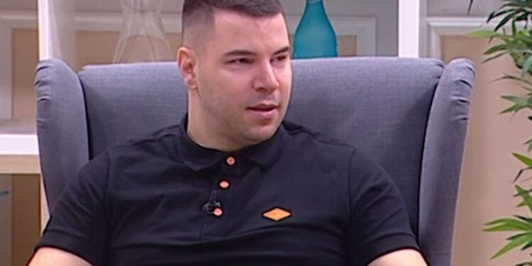 Pevač se prisetio tragedije koju je doživeo dok je pevao, detalji su potresli javnost!
