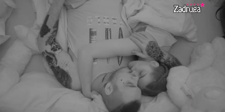 Dalila Dragojević i Filip Car razmenjivali nežnosti pred svima (VIDEO 18+)