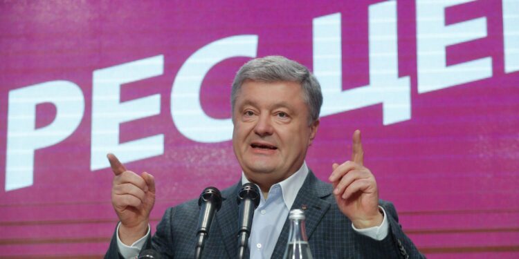 Porošenko pita: Zašto ne bi moj prijatelj Bajden posetio Ukrajinu?