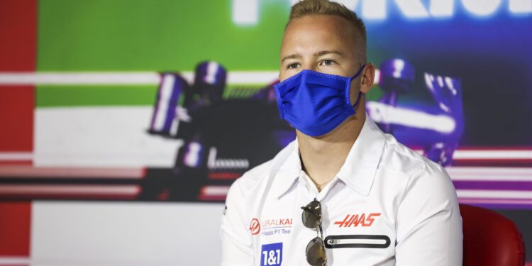 Rus ne može u F1: Has otpustio Mazepina