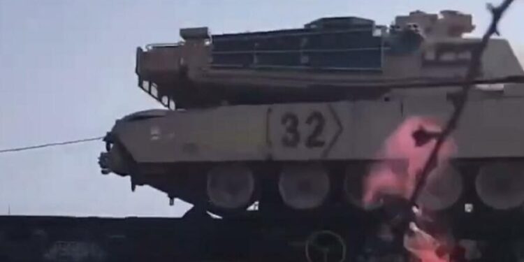 Grci napali konvoje NATO i američkih snaga: Gađali oklopna vozila na putu za Poljsku (VIDEO)
