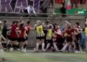 Opšta tuča fudbalerki u Turskoj (VIDEO)