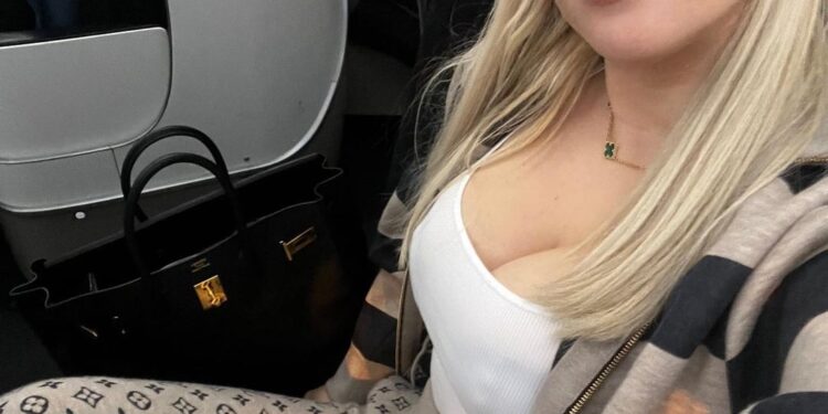 Vrelo izdanje supruge fudbalera zapalilo internet: Vanda pokazala zanosne obline i izmamila uzdahe (FOTO)