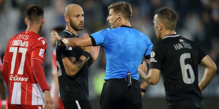 Oglasio se Partizan: „Kradu nas ljudi u crnom! Simović se dokazao prijatelju i zemljaku iz Zvezde, pa nek sudi i derbi“