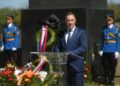 Ministar Stefanović položio venac na Spomenik pilotima braniocima Beograda