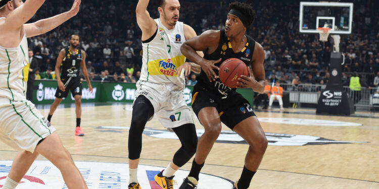 Bursa šokirala Partizan pred punom Arenom