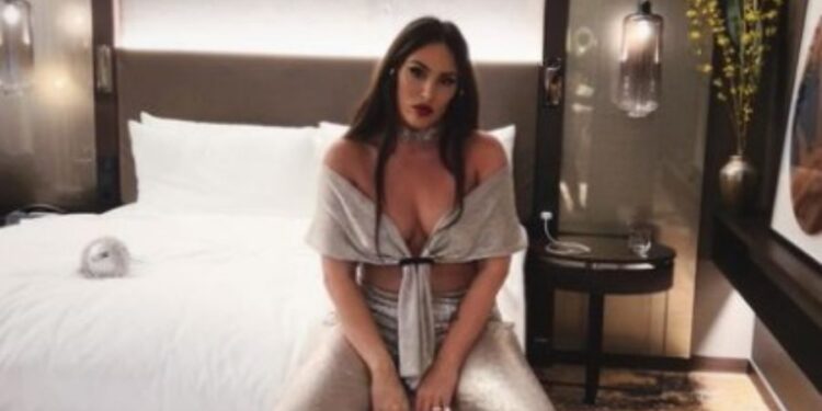 Seksi tigrica: Senidah pokazala novi bikini (FOTO)