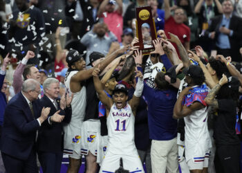 Kanzas pred 70 hiljada navijača stigao do NCAA titule