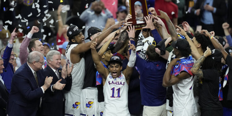 Kanzas pred 70 hiljada navijača stigao do NCAA titule