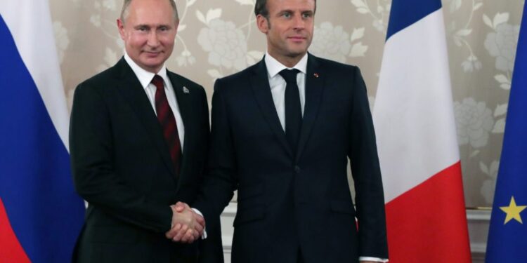Makron: Sa Putinom se mora pregovarati…