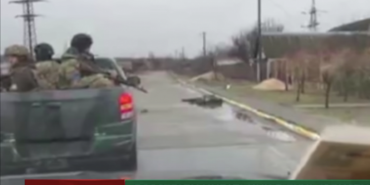Snimak iz Buče: “Leš pomera ruku” ili “fleka na staklu”? (VIDEO)