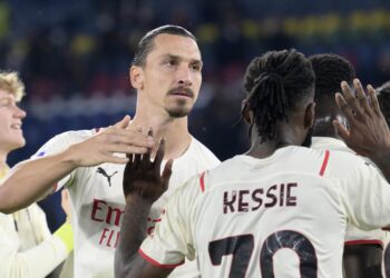 Zlatan posetio Mina Rajolu u bolnici