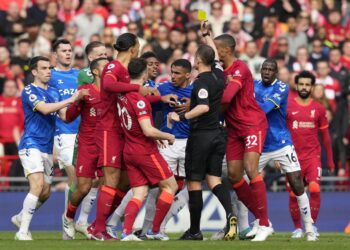 Redsi nastavili trku za Sitijem: Liverpul nadigrao Everton, Čelsi do pobede u 90. minutu