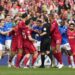 Redsi nastavili trku za Sitijem: Liverpul nadigrao Everton, Čelsi do pobede u 90. minutu