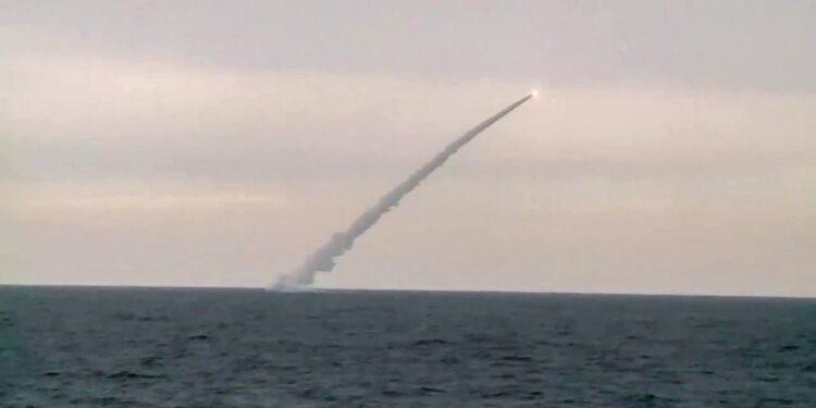 Rusi ispalili četiri rakete sa podmornice