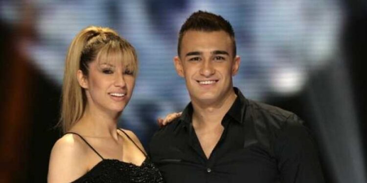 Haris Berković pokazao isklesano telo, pozira u ogledalu, a evo i ko mu pravi društvo (VIDEO)