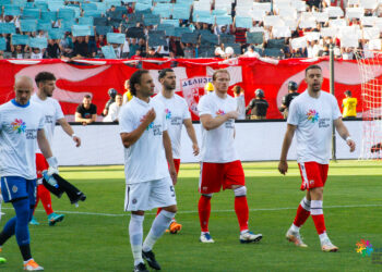 Fudbaleri Crvene zvezde podržali mlade