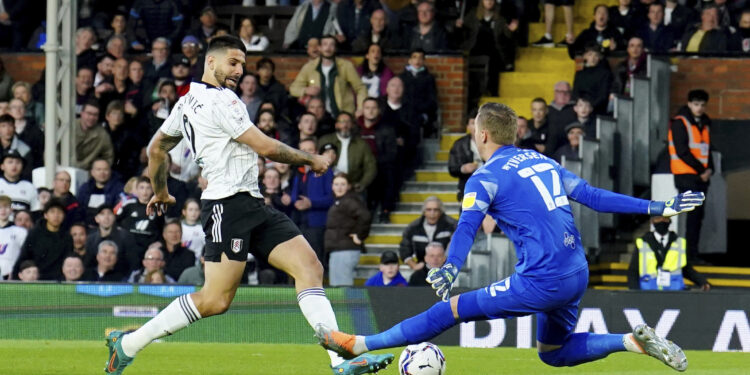 Mitrović: Ronaldo mi duguje dres, imali smo dogovor, a on se naljutio i otišao sa terena!