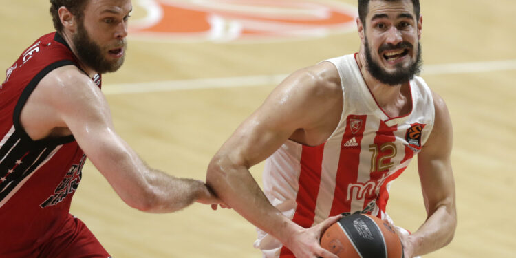 Košarkaš Nikola Kalinić iskeširao bogatstvo za prvo dete, od cifre će vam se zavrteti u glavi