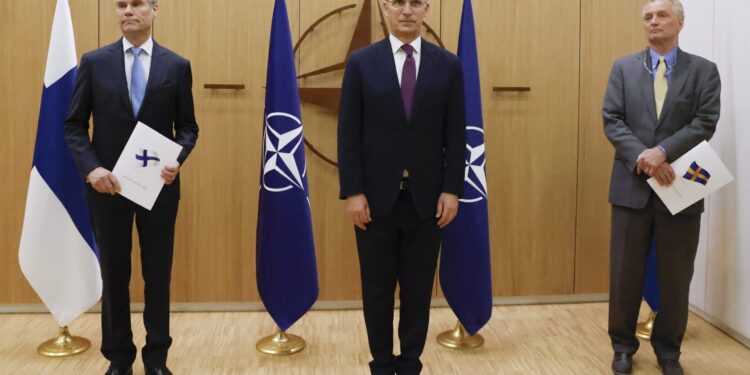 Švedska i Finska predale zahtev za članstvo u NATO