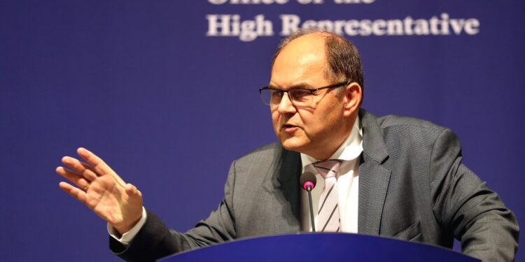 Šmit: Voleo bih da nisam morao da se mešam
