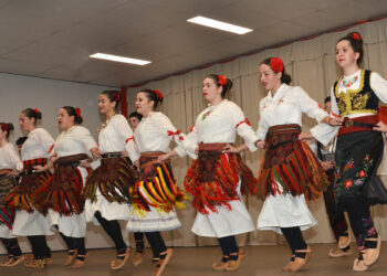 Veseo i razigran susret folkloraša