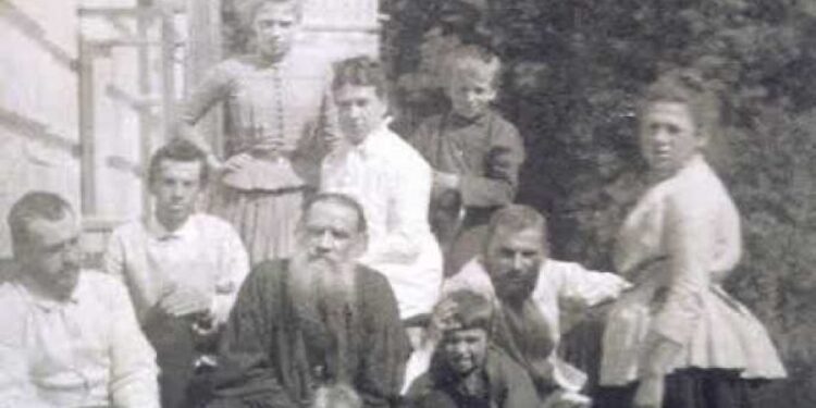I Tolstoj “leti” iz škole: “Previše veliča rusku vojsku”