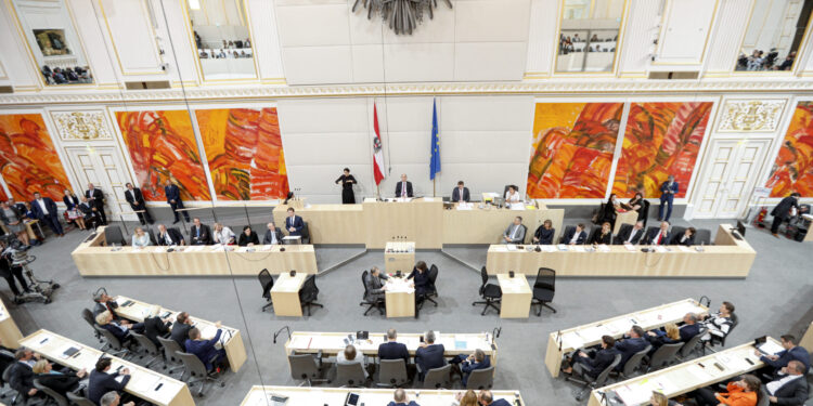 SPO značajno pretekla vladajuću OVP, vlada nema podršku