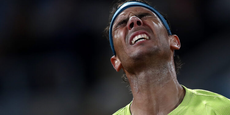 Rafael Nadal na štakama posle titule (VIDEO)