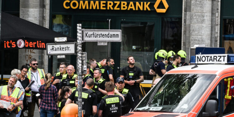 Berlin: Identifikovan osumnjičeni, pronađeni transparenti
