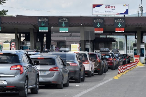 Na graničnim prelazima Preševo i Gradina čeka se 90 minuta