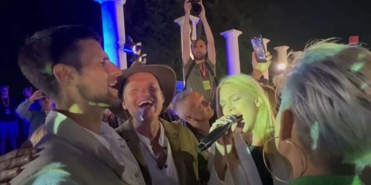 Novak Đoković zapevao “Cesaricu” (VIDEO)