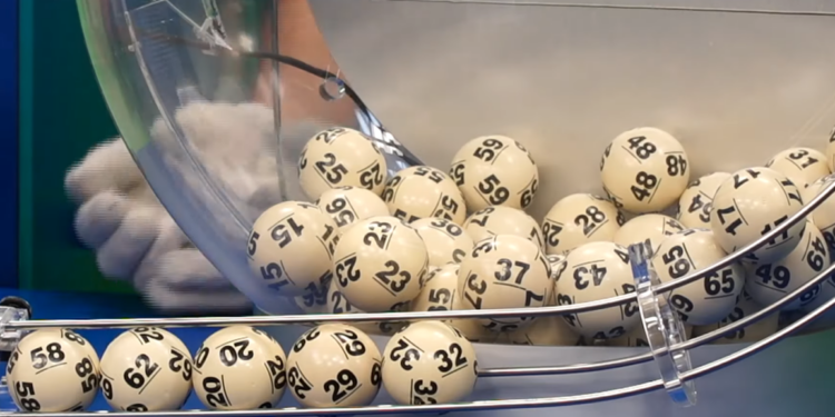 SAD: Izvučen dobitnik džekpota od 1,337 milijardi dolara