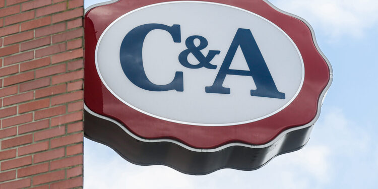 “C&A” zatvoren u Ušću i Pančevu, u Delti rasprodaja