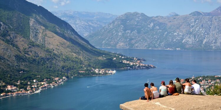 Rusi i Ukrajinci krivi za podbačaj turističke sezone u Crnoj Gori