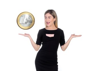 Pad evra prema dolaru – najveći u poslednjih 20 godina