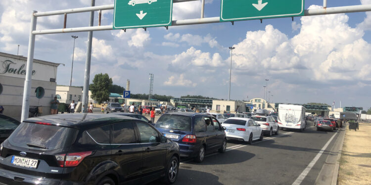 Na graničnom prelazu Horgoš teretnjaci čekaju 4 sata