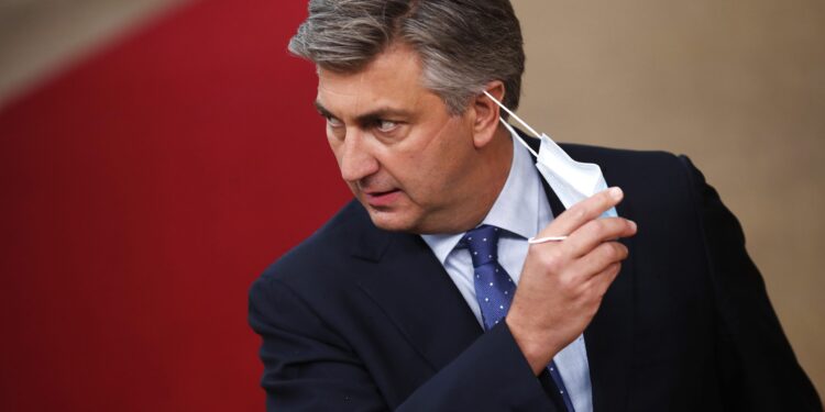 Plenković: Hrvatska apeluje na mir i dijalog o Kosovu