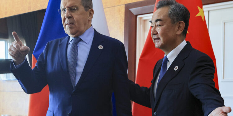 Samit ASEAN: Lavrov i Vang na jednoj, Blinken na drugoj strani