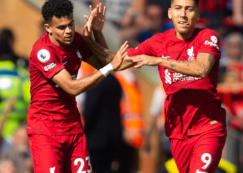 Liverpul pobedio 9:0, Čelsijev trijumf sa igračem manje!