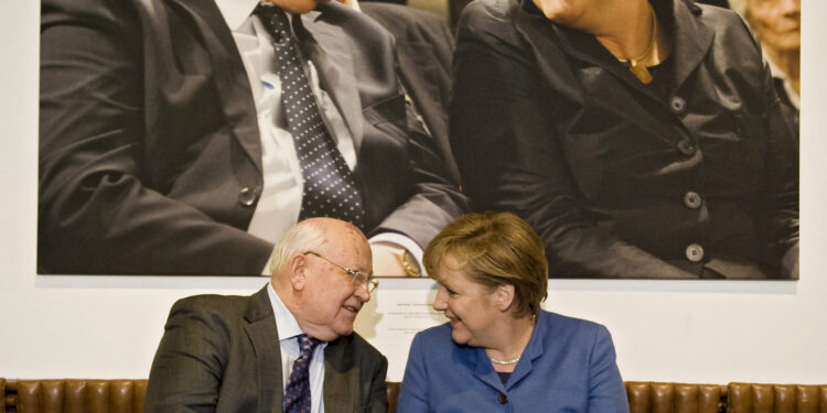 Merkel o Gorbačovu: Promenio je moj život