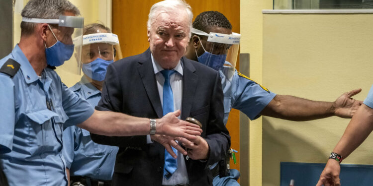 Mladić se bori za život