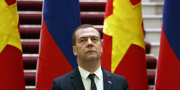 Medvedev: Liz Tras je nesposobni rusofob