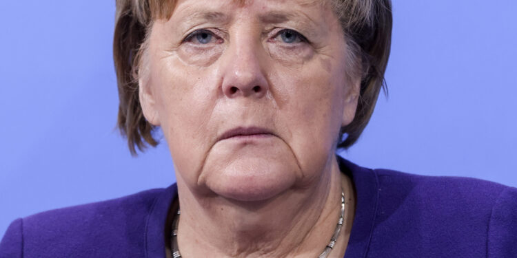 Merkel: Nemačka nema razloga da bude zadovoljna sobom