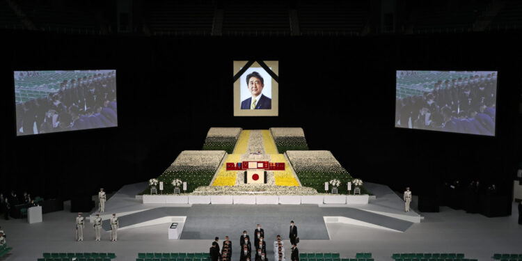 Sahranjen Šinzo Abe