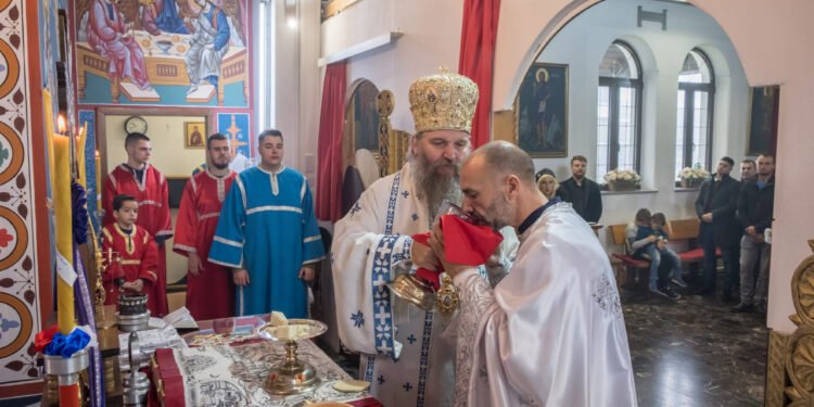 Narod voli oca Ljubomira